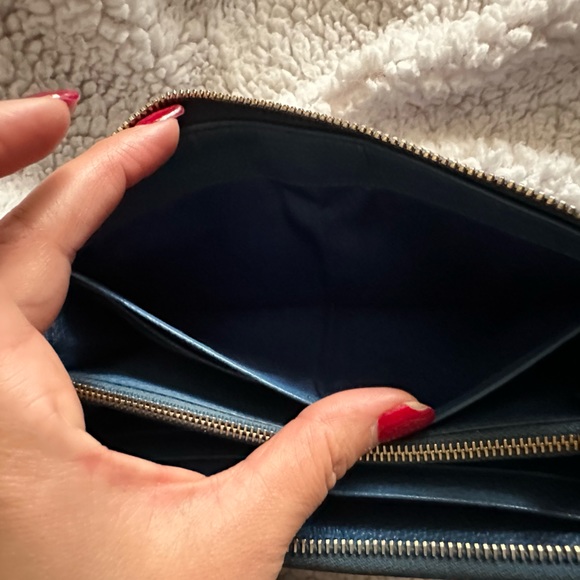 Prada wallet - Picture 2 of 16